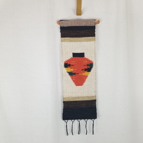 Vintage wall tapestry of vase - Picture 2 of 9